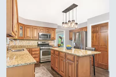27W306 Victoria Lane, Winfield, IL 60190 - Photo 9