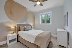 1825 W Sunnyside Ave, Chicago, IL 60640 - Photo 15