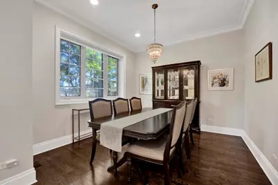 1825 W Sunnyside Avenue, Chicago, IL 60640 - Photo 3
