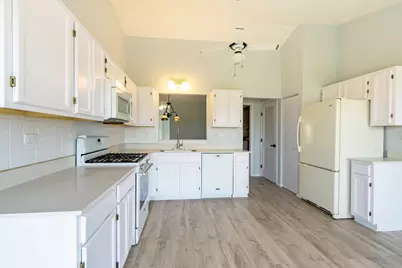 629 W Streamwood Boulevard #B, Streamwood, IL 60107 - Photo 3