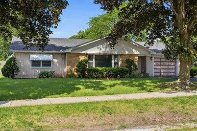 934 Pennsylvania Avenue, Aurora, IL 60506 - Photo 1