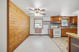 934 Pennsylvania Ave, Aurora, IL 60506 - Photo 7