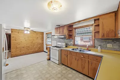 934 Pennsylvania Avenue, Aurora, IL 60506 - Photo 11
