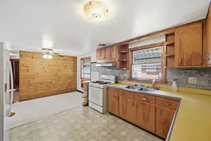 934 Pennsylvania Ave, Aurora, IL 60506 - Photo 11