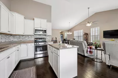 605 N Falls Circle, Pingree Grove, IL 60140 - Photo 9