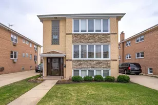 8465 W Berwyn Ave, Chicago, IL 60656 - Photo 1