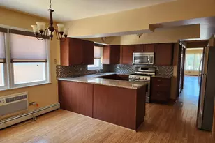 8465 W Berwyn Ave, Chicago, IL 60656 - Photo 7