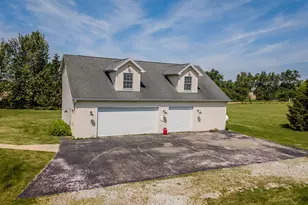 9208 N 14500E Rd, Grant Park, IL 60940 - Photo 5