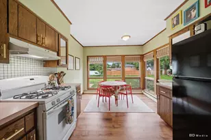 11647 S Tripp Ave, Alsip, IL 60803 - Photo 7