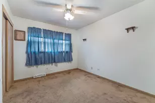 4821 W 105th St, Oak Lawn, IL 60453 - Photo 9