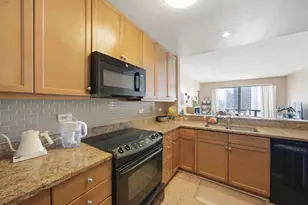 130 N Garland Ct, Chicago, IL 60602 - Photo 5