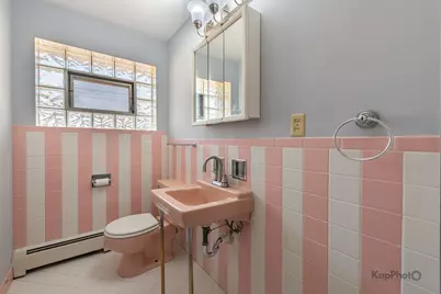 8417 W Berwyn Avenue #2, Chicago, IL 60656 - Photo 23