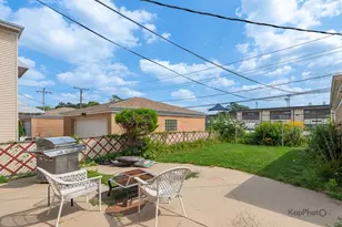 8417 W Berwyn Ave, Chicago, IL 60656 - Photo 27