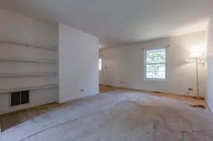 1687 Templeton Ct, Mundelein, IL 60060 - Photo 3
