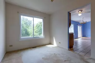 1687 Templeton Ct, Mundelein, IL 60060 - Photo 5