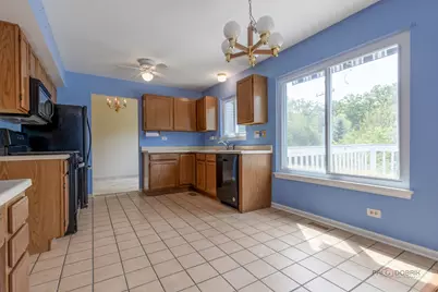 1687 Templeton Court, Mundelein, IL 60060 - Photo 7