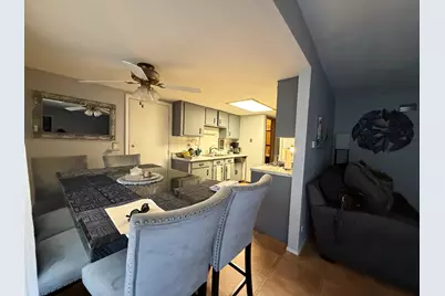 6254 Kit Carson Drive #6254, Hanover Park, IL 60133 - Photo 3
