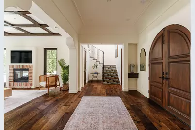 16037 W Junaluska Way, Pacific Palisades, CA 90272 - Photo 3