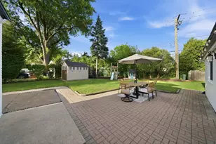 201 Dover Ave, La Grange, IL 60525 - Photo 39