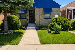 9823 S Drexel Ave, Chicago, IL 60628 - Photo 1
