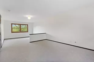 321 Ashwood Dr, Schaumburg, IL 60193 - Photo 11