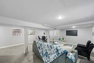9139 S Oglesby Ave, Chicago, IL 60617 - Photo 13