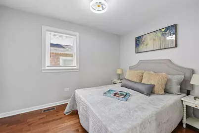 9139 S Oglesby Avenue, Chicago, IL 60617 - Photo 7