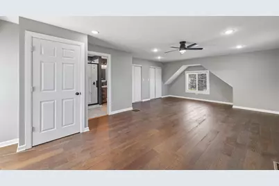 9139 S Oglesby Avenue, Chicago, IL 60617 - Photo 11