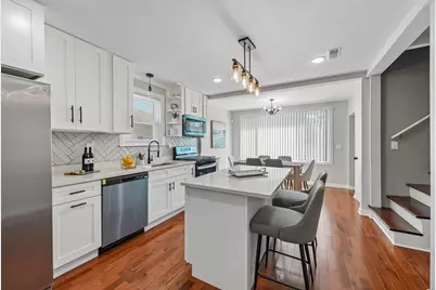 9139 S Oglesby Avenue, Chicago, IL 60617 - Photo 3