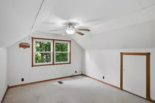 1014 Steinman St, Dixon, IL 61021 - Photo 9