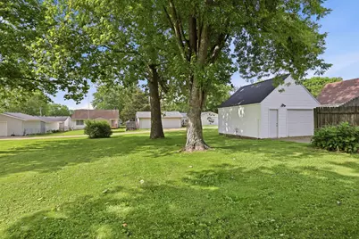 1014 Steinman Street, Dixon, IL 61021 - Photo 11