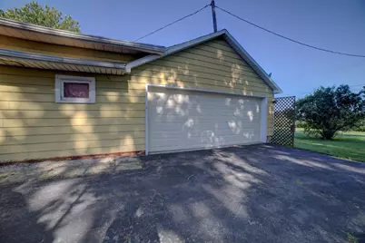 111 W McKinley Avenue, Milford, IL 60953 - Photo 3