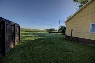 111 W McKinley Ave, Milford, IL 60953 - Photo 7