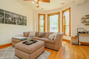 622 W Briar Pl, Chicago, IL 60657 - Photo 3