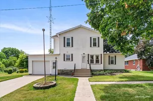 305 E Navaho Ave, Shabbona, IL 60550 - Photo 1
