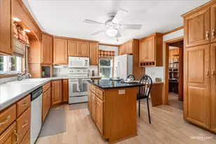 305 E Navaho Ave, Shabbona, IL 60550 - Photo 7