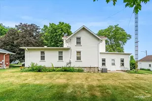 305 E Navaho Ave, Shabbona, IL 60550 - Photo 27