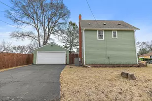 1 Adams St, East Dundee, IL 60118 - Photo 23