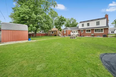 18148 State Line Avenue, Lansing, IL 60438 - Photo 25