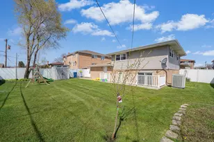 7849 W 79th Pl, Bridgeview, IL 60455 - Photo 25