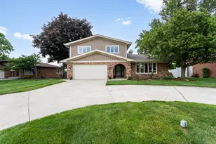 12108 Derby Ln, Orland Park, IL 60467 - Photo 1