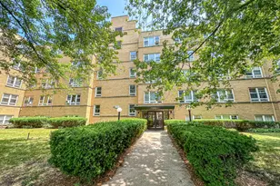 5355 N California Ave, Chicago, IL 60625 - Photo 1