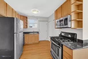 2316 W Rosemont Ave, Chicago, IL 60659 - Photo 3