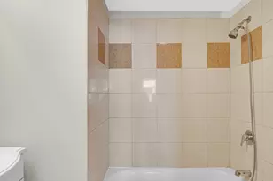 2316 W Rosemont Ave, Chicago, IL 60659 - Photo 9