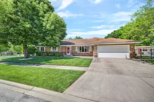 417 Greenfield Rd, Shorewood, IL 60404 - Photo 3