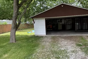 221 N Crossley St, Melvin, IL 60952 - Photo 19