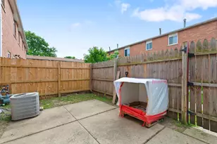 1315 Monomoy St, Aurora, IL 60506 - Photo 15
