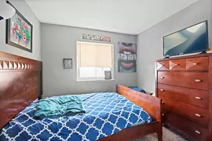 1315 Monomoy St, Aurora, IL 60506 - Photo 9