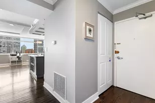 6301 N Sheridan Rd, Chicago, IL 60660 - Photo 3