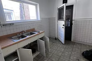 8127 S Vernon Ave, Chicago, IL 60619 - Photo 5